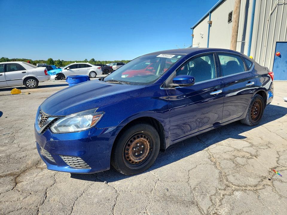 NISSAN SENTRA 2017 with VIN 3N1AB7APXHY390239 - Photo from auction