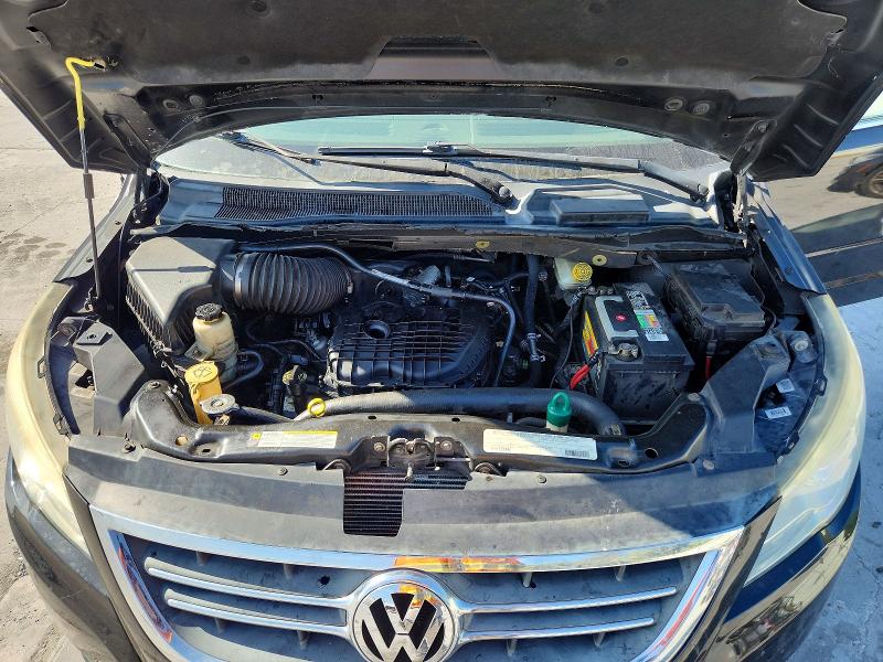 Photo 11 from auction – 2011 VOLKSWAGEN ROUTAN with VIN 2V4RW3DG7BR803014