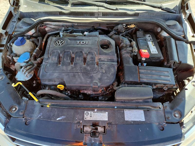 Photo 11 from auction – 2015 VOLKSWAGEN JETTA with VIN 3VWLA7AJ0FM406096