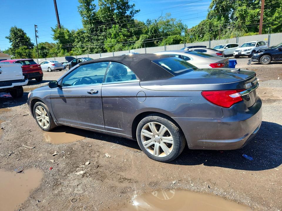 Photo 2 from auction – 2014 CHRYSLER 200 with VIN 1C3BCBEG1EN163952