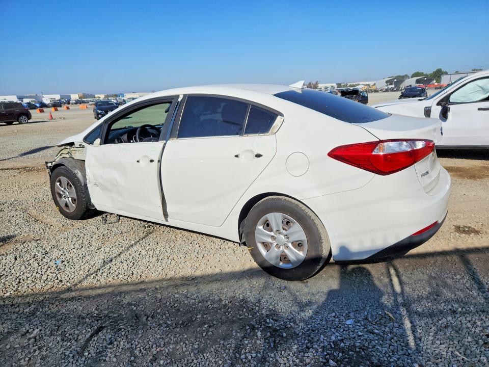 Photo 2 from auction – 2016 KIA FORTE with VIN KNAFK4A61G5617352