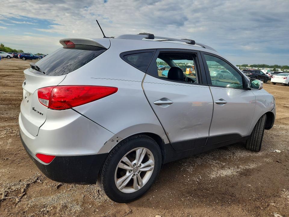Photo 3 from auction – 2012 HYUNDAI TUCSON with VIN KM8JU3AC5CU400289