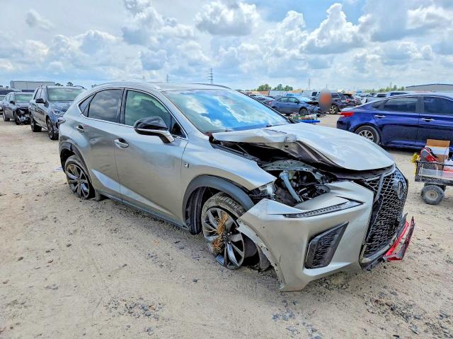 Снимка 4 от търг – 2018 LEXUS NX 300 с VIN JTJYARBZXJ2088185
