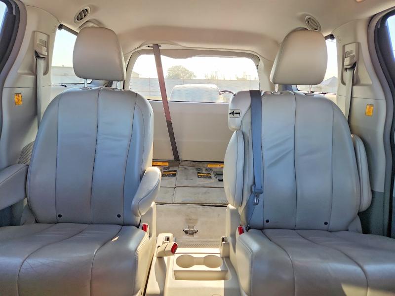 Photo 10 from auction – 2012 TOYOTA SIENNA with VIN 5TDYK3DCXCS266372