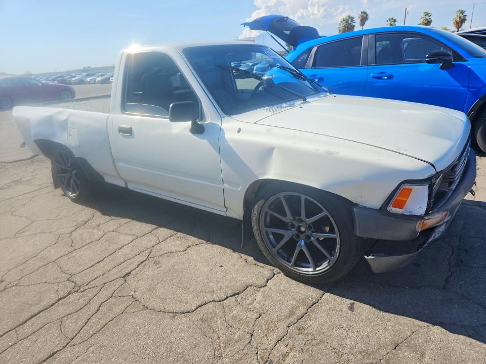 Photo 4 from auction – 1991 TOYOTA PICKUP with VIN JT4RN81A8M0078997