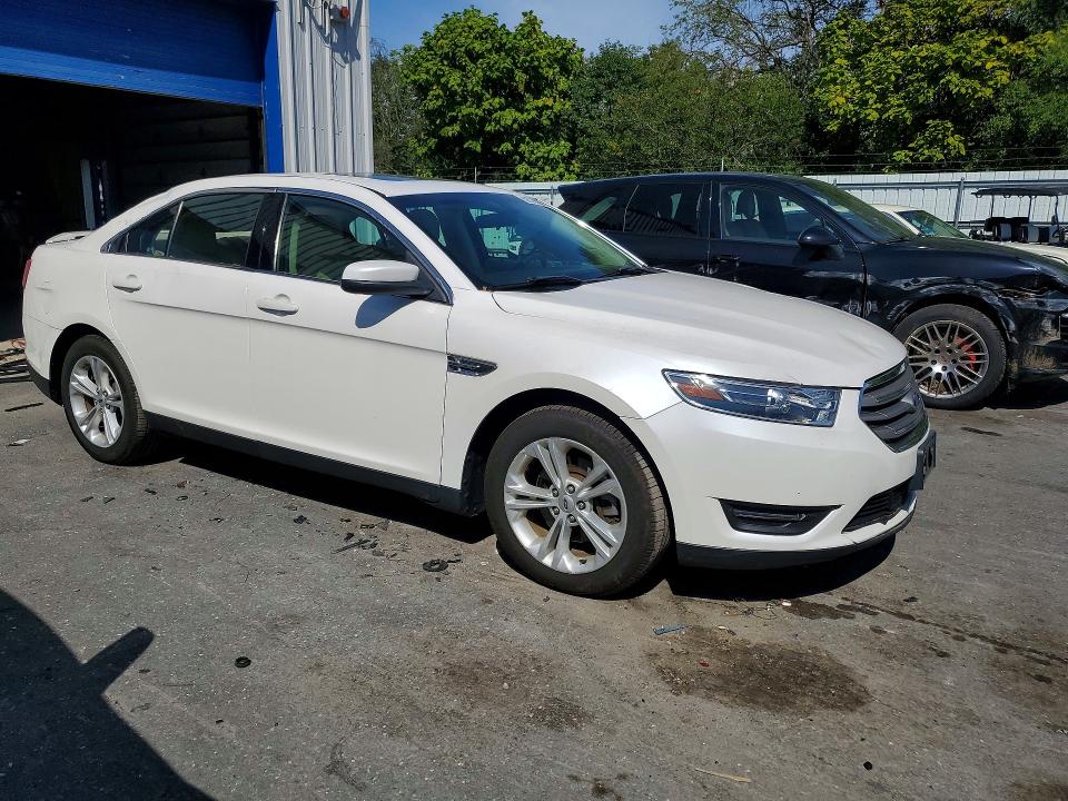 Photo 4 from auction – 2019 FORD TAURUS with VIN 1FAHP2E84KG107304