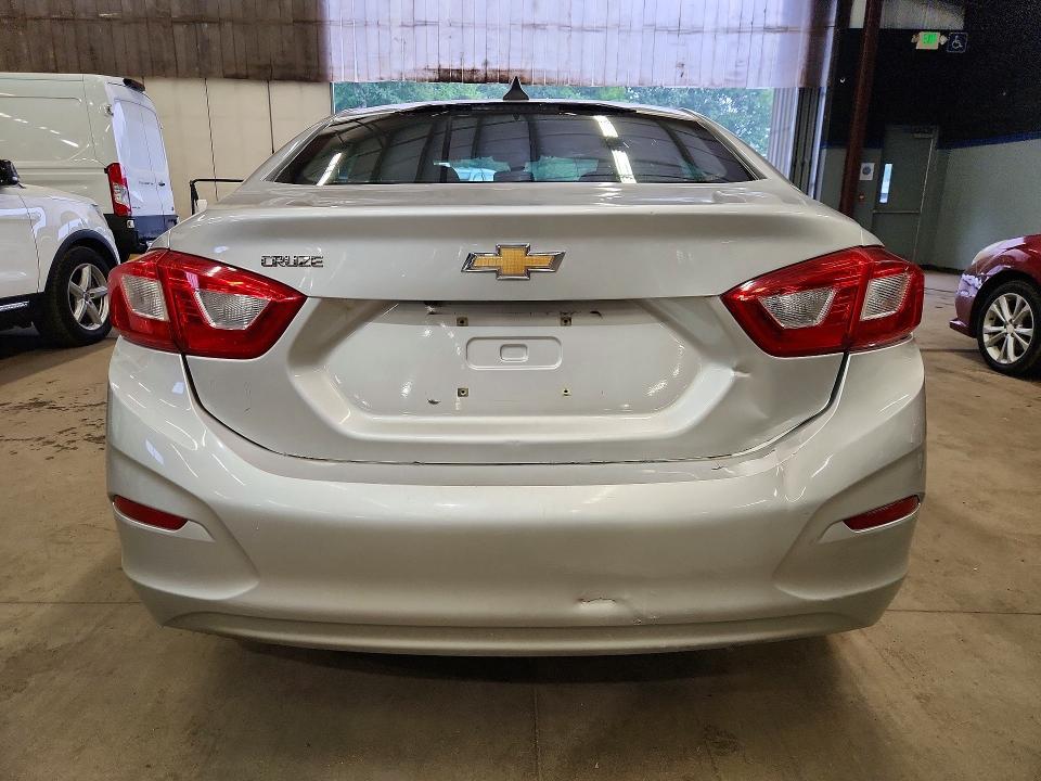 Photo 6 from auction – 2017 CHEVROLET CRUZE with VIN 3G1BC5SM2HS565876