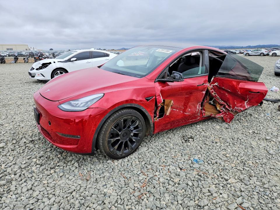TESLA MODEL Y 2022 с VIN 7SAYGDEE2NF371117 - Снимка от търг
