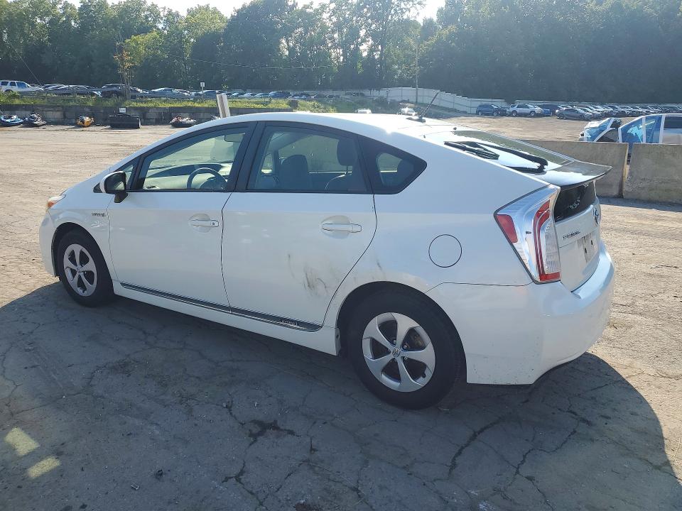 Photo 2 from auction – 2014 TOYOTA PRIUS with VIN JTDKN3DU8E1777231