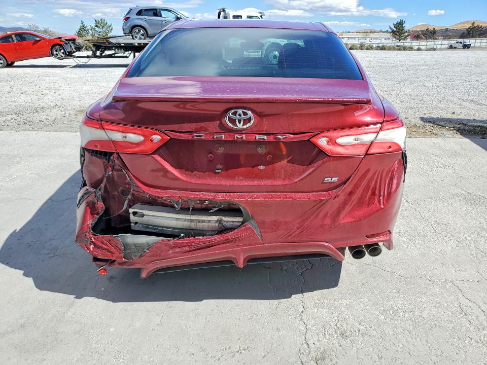 Photo 6 from auction – 2018 TOYOTA CAMRY with VIN 4T1B11HK8JU659502