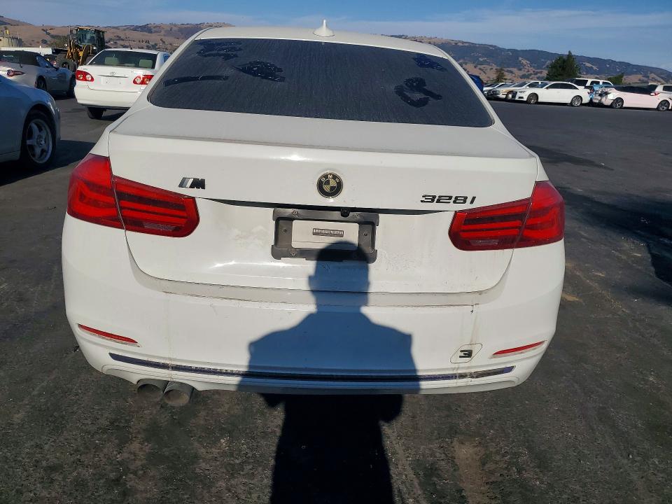 Photo 6 from auction – 2016 BMW 328 with VIN WBA8E9G56GNT85049