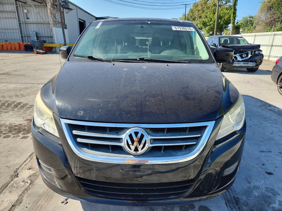 Photo 5 from auction – 2011 VOLKSWAGEN ROUTAN with VIN 2V4RW3DG7BR803014