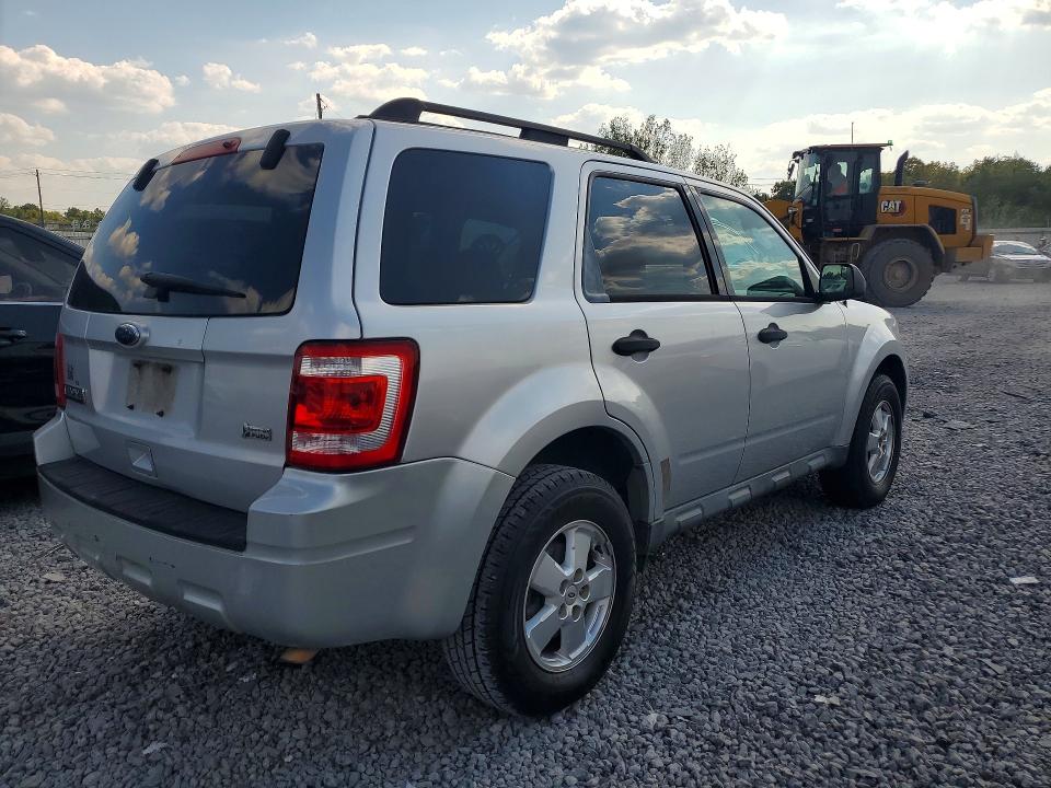 Zdjęcie 3 z aukcji – 2011 FORD ESCAPE z VIN 1FMCU0DG9BKA15060