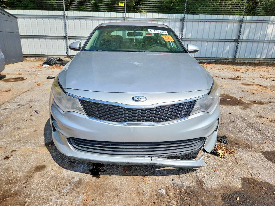 Photo 5 from auction – 2017 KIA OPTIMA with VIN 5XXGT4L37HG154086