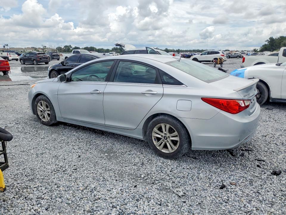 Photo 2 from auction – 2013 HYUNDAI SONATA with VIN 5NPEB4ACXDH536446