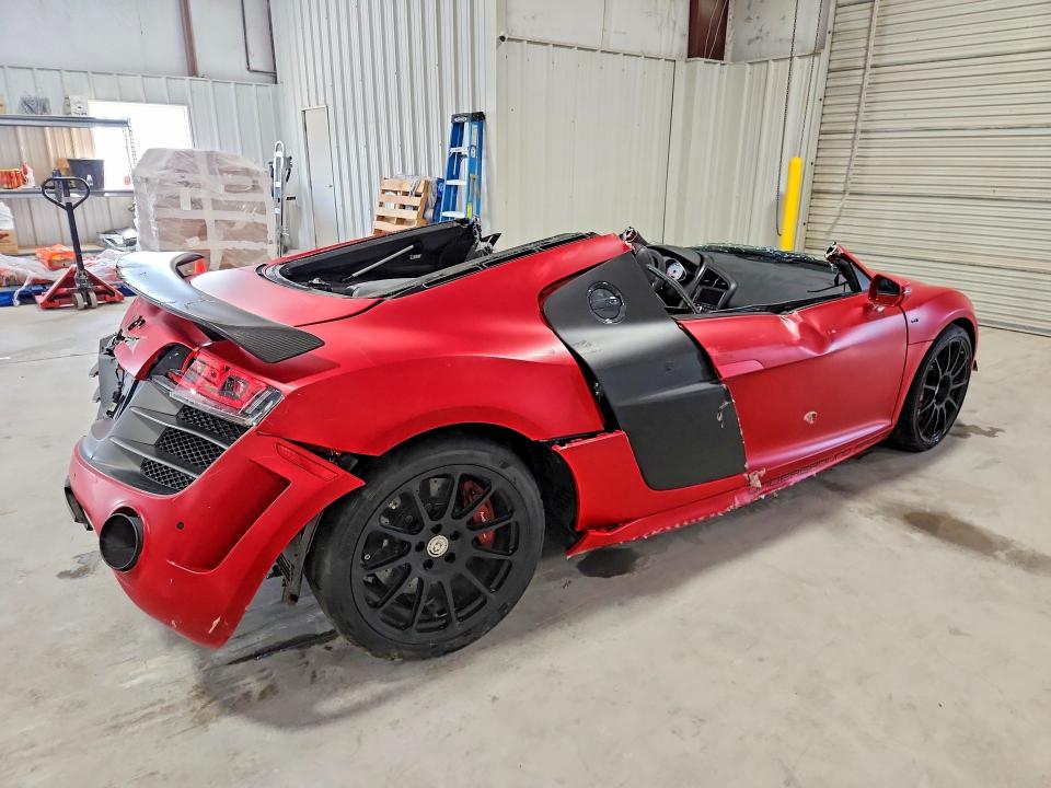 Photo 3 from auction – 2012 AUDI R8 with VIN WUA9NAFGXCN900112
