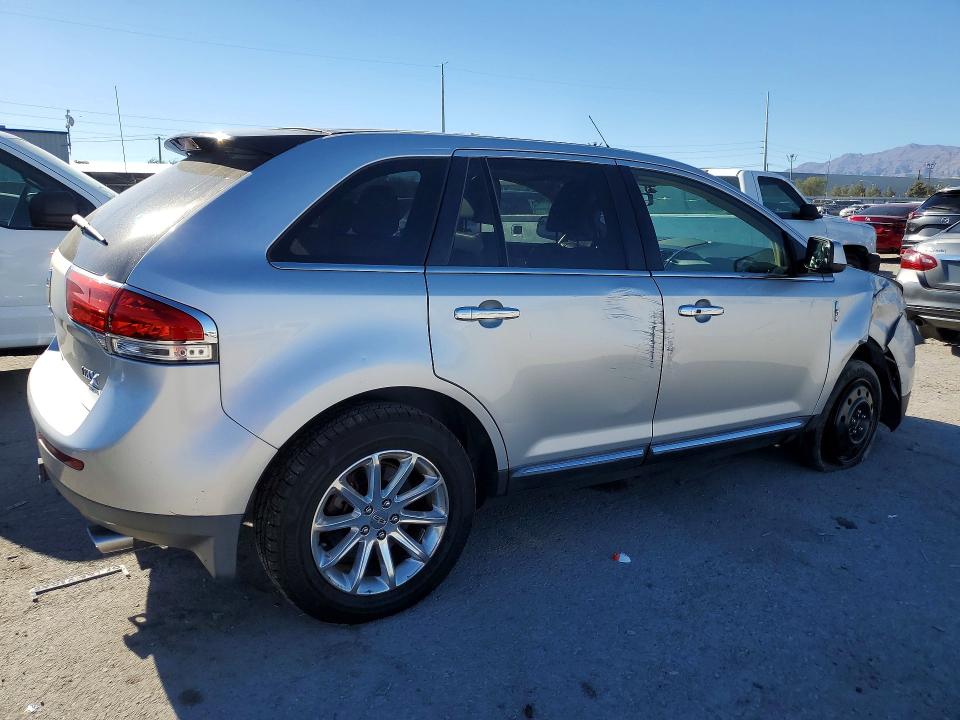 Photo 3 from auction – 2011 LINCOLN MKX AWD with VIN 2LMDJ8JK0BBJ15843