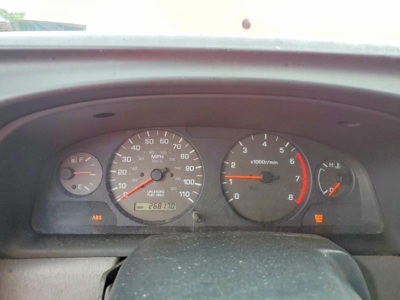 Photo 9 from auction – 2000 NISSAN FRONTIER with VIN 1N6ED27T3YC315002