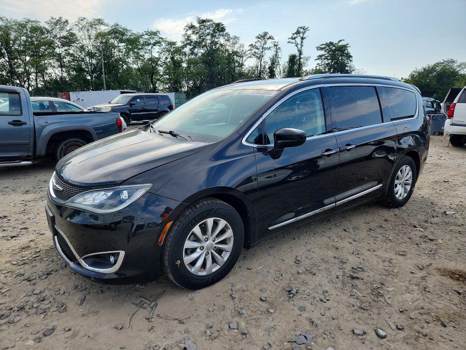 Photo 1 from auction – 2018 CHRYSLER PACIFICA with VIN 2C4RC1BGXJR124329