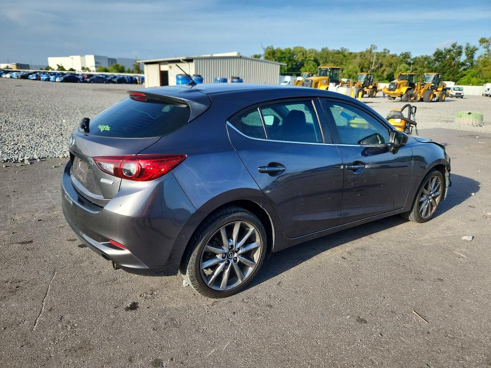 Photo 3 from auction – 2018 MAZDA 3 with VIN 3MZBN1L30JM250114