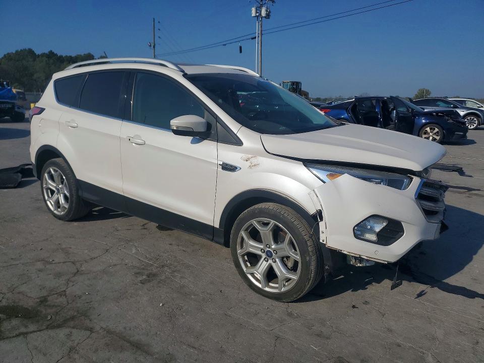 Снимка 4 от търг – 2018 FORD ESCAPE с VIN 1FMCU9J90JUB36055