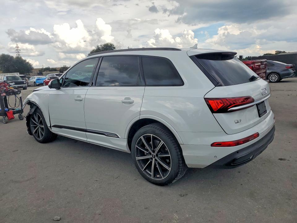 Photo 2 from auction – 2020 AUDI Q7 with VIN WA1LXAF77LD005867