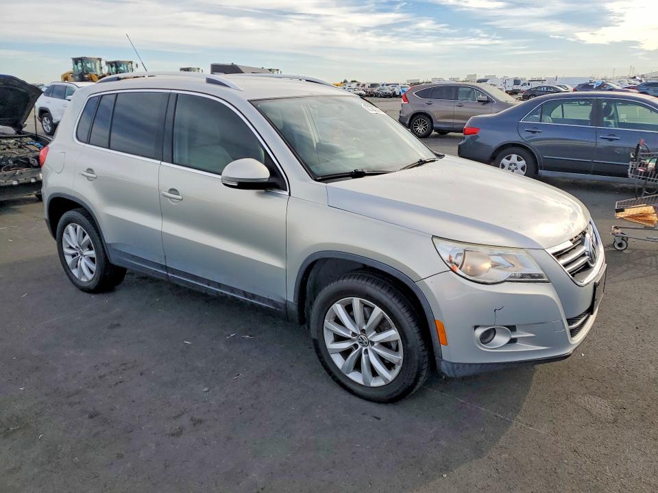 Photo 4 from auction – 2011 VOLKSWAGEN TIGUAN with VIN WVGBV7AX9BW538531