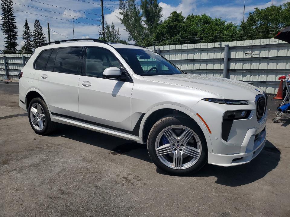 صورة رقم 4 من المزاد - 2025 BMW X7 مع VIN 5UX43EM08S9W69548