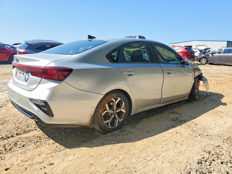 Photo 3 from auction – 2020 KIA FORTE with VIN 3KPF24AD4LE196064