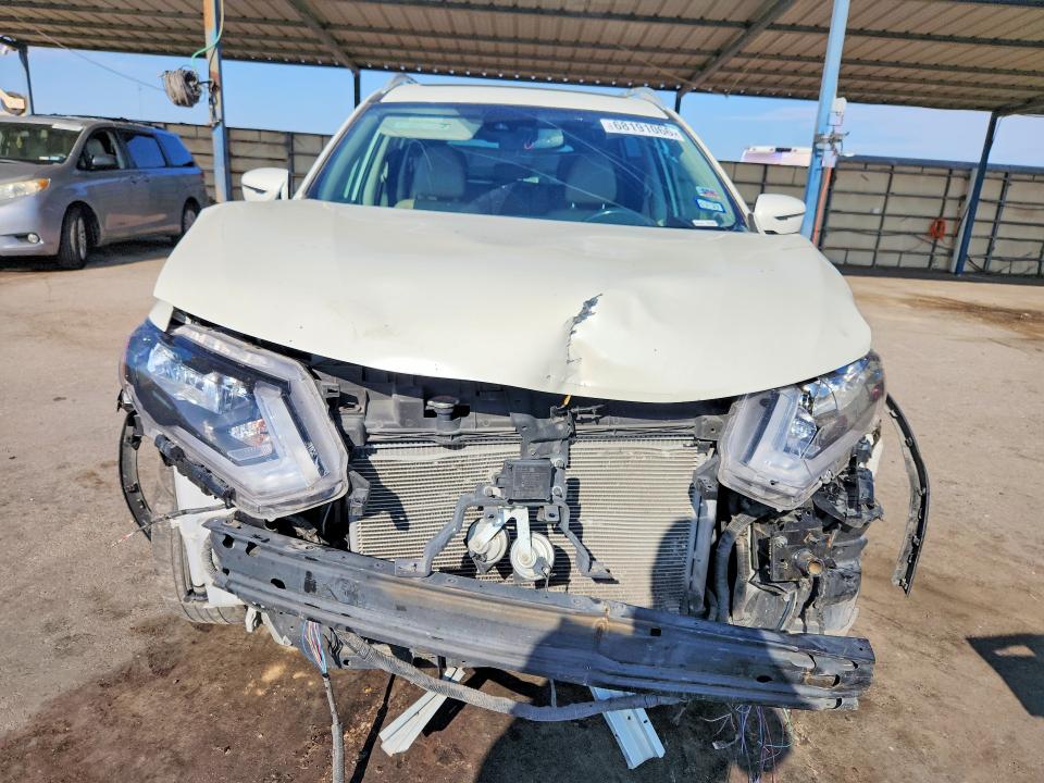 Photo 5 from auction – 2017 NISSAN ROGUE with VIN 5N1AT2MT5HC846335