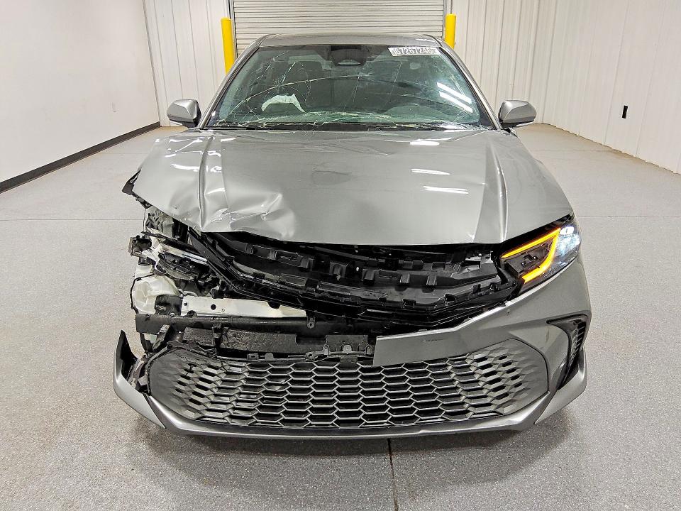 Zdjęcie 5 z aukcji – 2026 TOYOTA CAMRY z VIN 4T1DAACK1TU283244