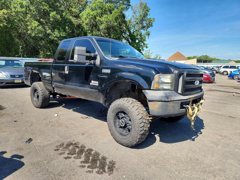 Photo 4 from auction – 2003 FORD F250 with VIN 1FTNX21P33ED45376