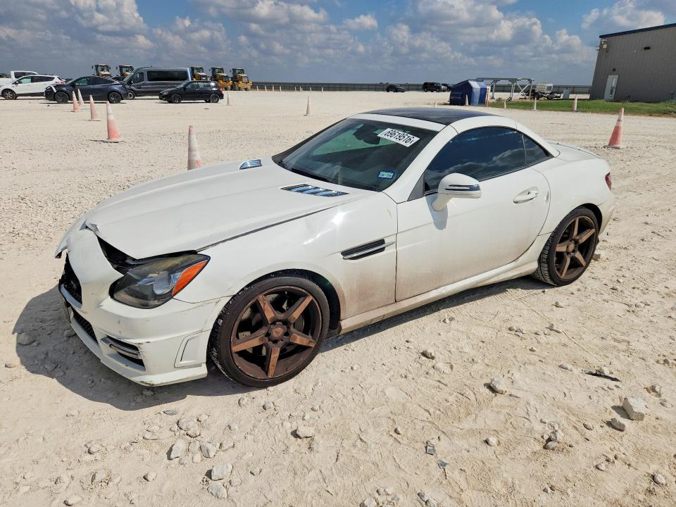 Photo 1 from auction – 2015 MERCEDES-BENZ SLK with VIN WDDPK4HA8FF108293