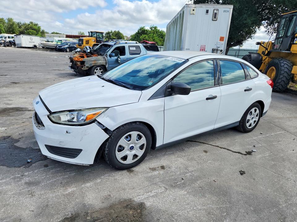 FORD FOCUS 2015 with VIN 1FADP3E23FL322072 - Photo from auction