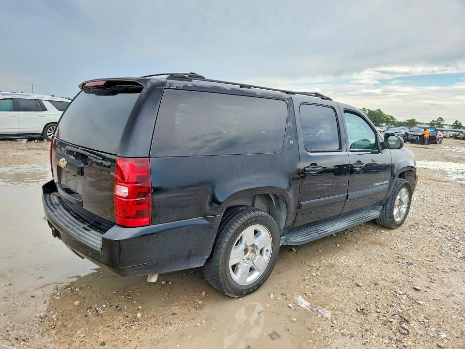 Photo 3 from auction – 2007 CHEVROLET SUBURBAN with VIN 3GNFC16J17G106221