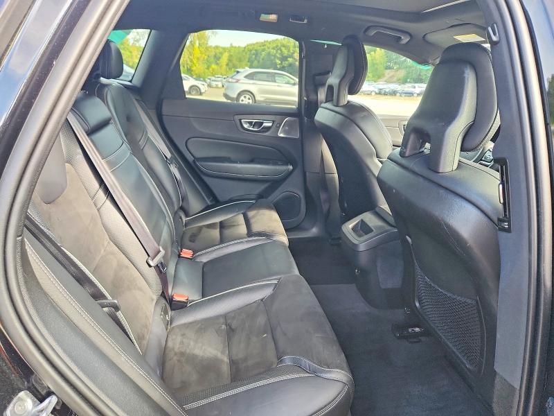 Фото 10 с аукциона – 2018 VOLVO XC60 с VIN LYVA22RM4JB097241