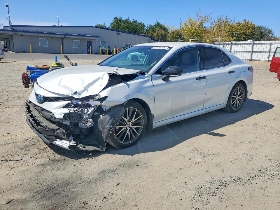 TOYOTA CAMRY 2022 z numerem VIN 4T1F31AK6NU595066 - Zdjęcie z aukcji