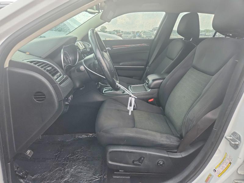 Фото 7 с аукциона – 2019 CHRYSLER 300 с VIN 2C3CCAAG6KH612129