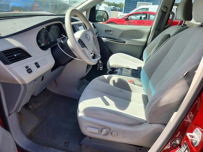 Снимка 7 от търг – 2013 TOYOTA SIENNA с VIN 5TDJK3DC0DS067589