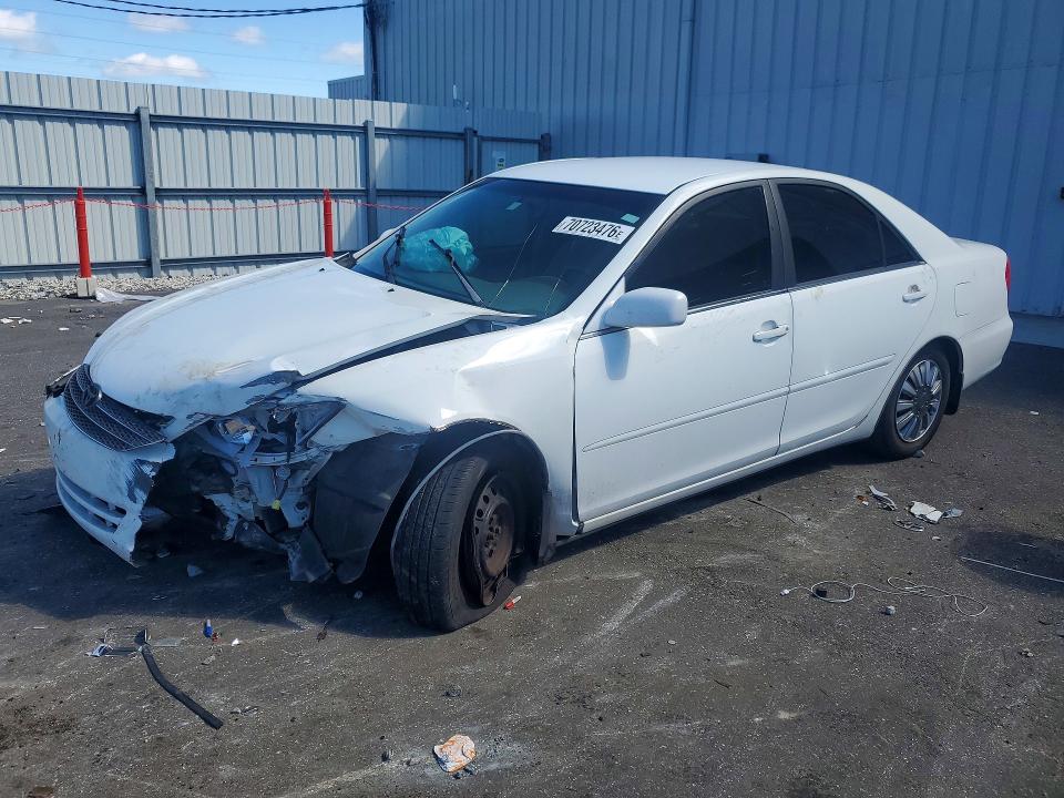 TOYOTA CAMRY 2002 with VIN 4T1BE32KX2U554292 - Photo from auction