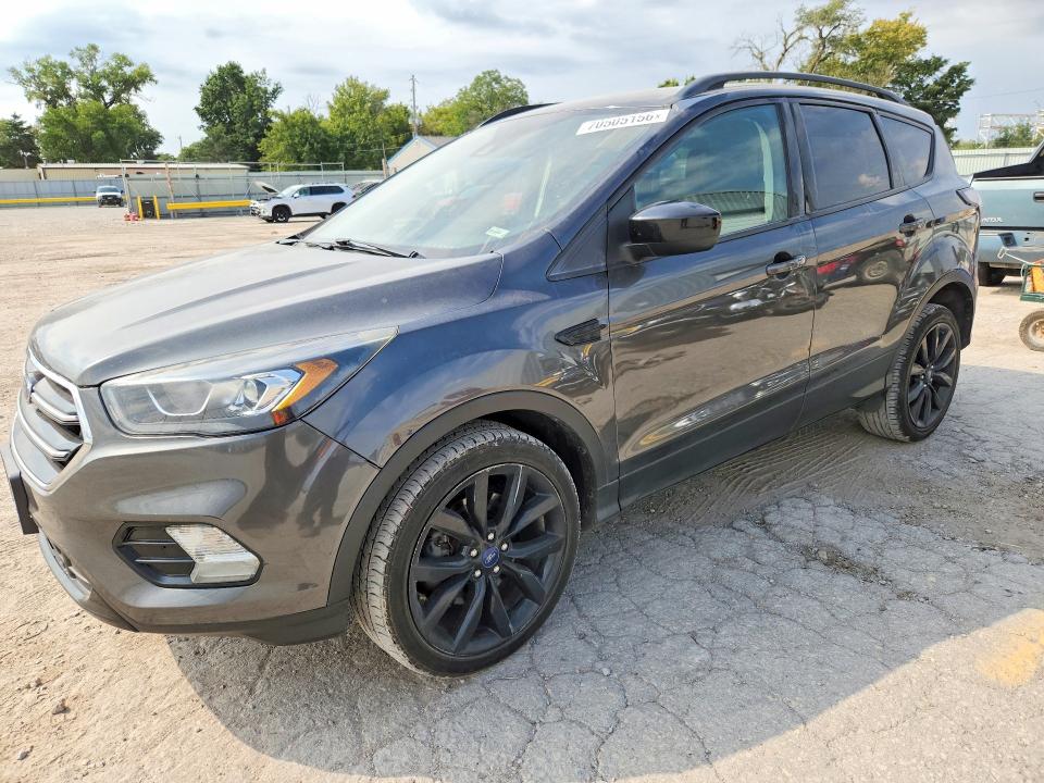 Снимка 1 от търг – 2018 FORD ESCAPE с VIN 1FMCU9GD6JUC87204