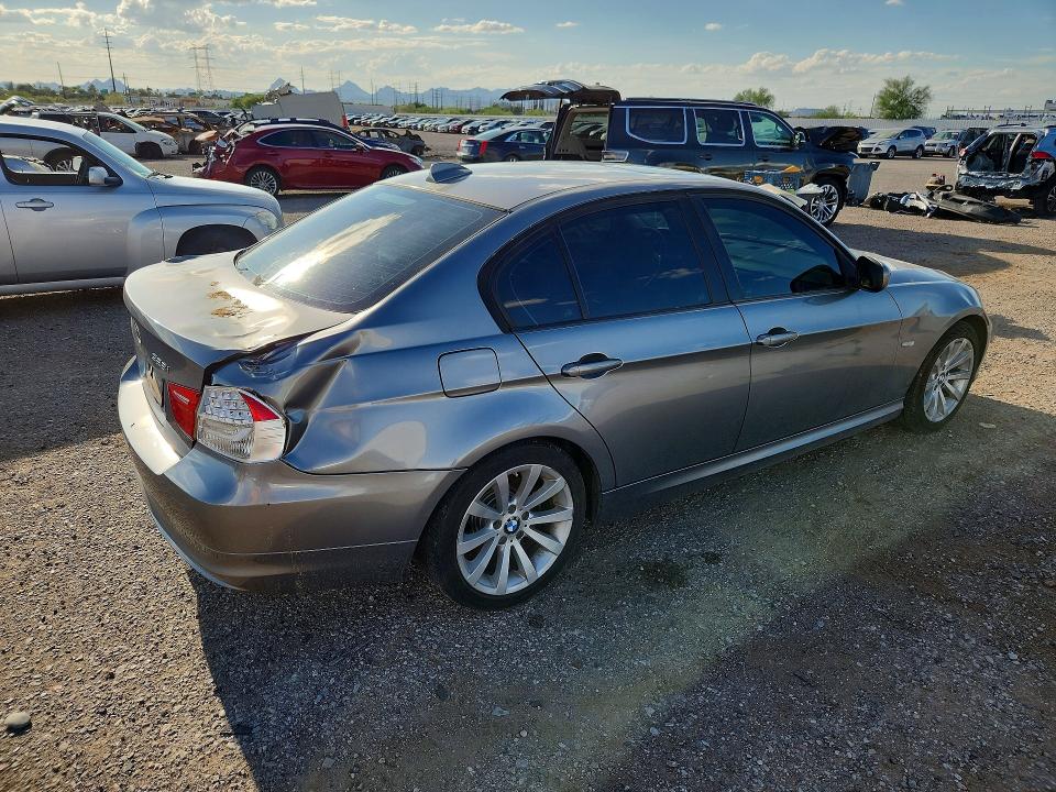 Photo 3 from auction – 2011 BMW 328 with VIN WBAPH5G54BNM72503