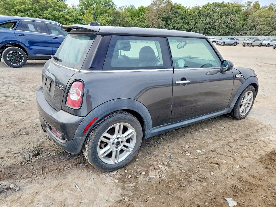 Фото 3 с аукциона – 2012 MINI COOPER с VIN WMWSV3C53CT385587