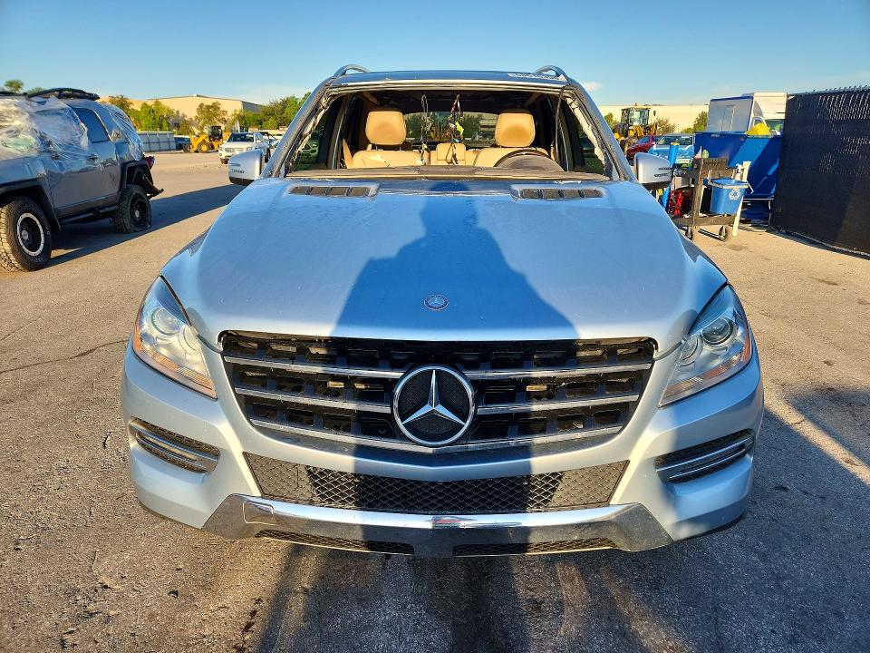 Photo 5 from auction – 2015 MERCEDES-BENZ ML with VIN 4JGDA5JB1FA586296