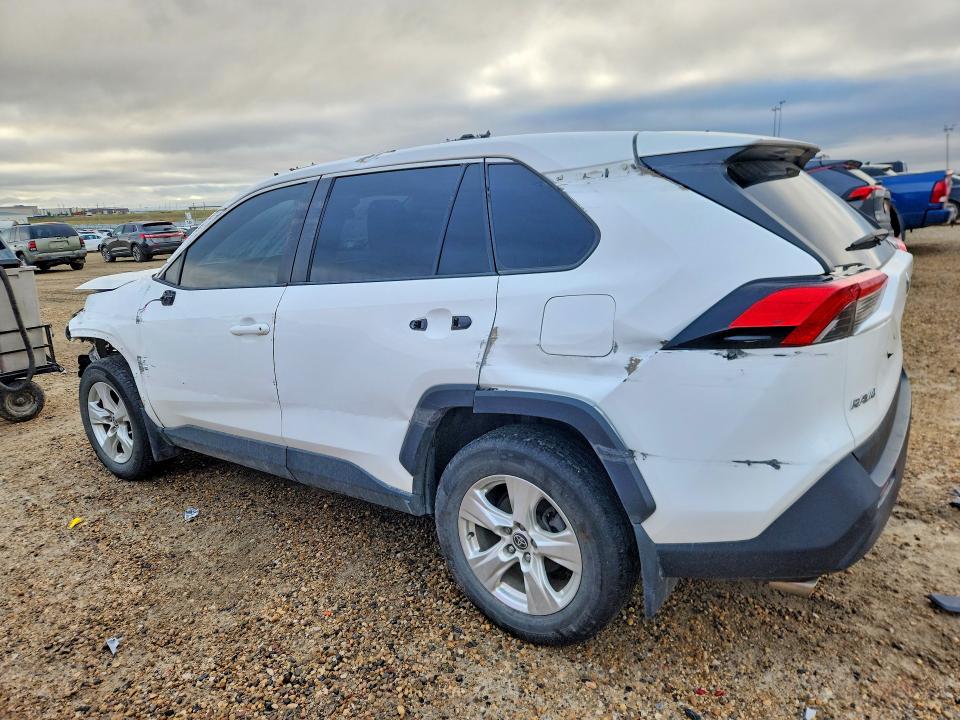 Photo 2 from auction – 2021 TOYOTA RAV4 with VIN 2T3R1RFV7MW245164
