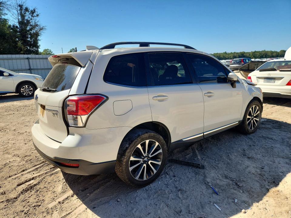 Photo 3 from auction – 2017 SUBARU FORESTER with VIN JF2SJGWC3HH426344