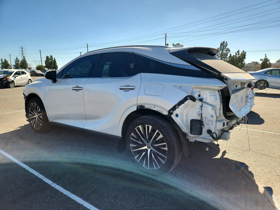 Foto 2 de la subasta – 2024 LEXUS RX 350 con VIN 2T2BAMBA2RC030263