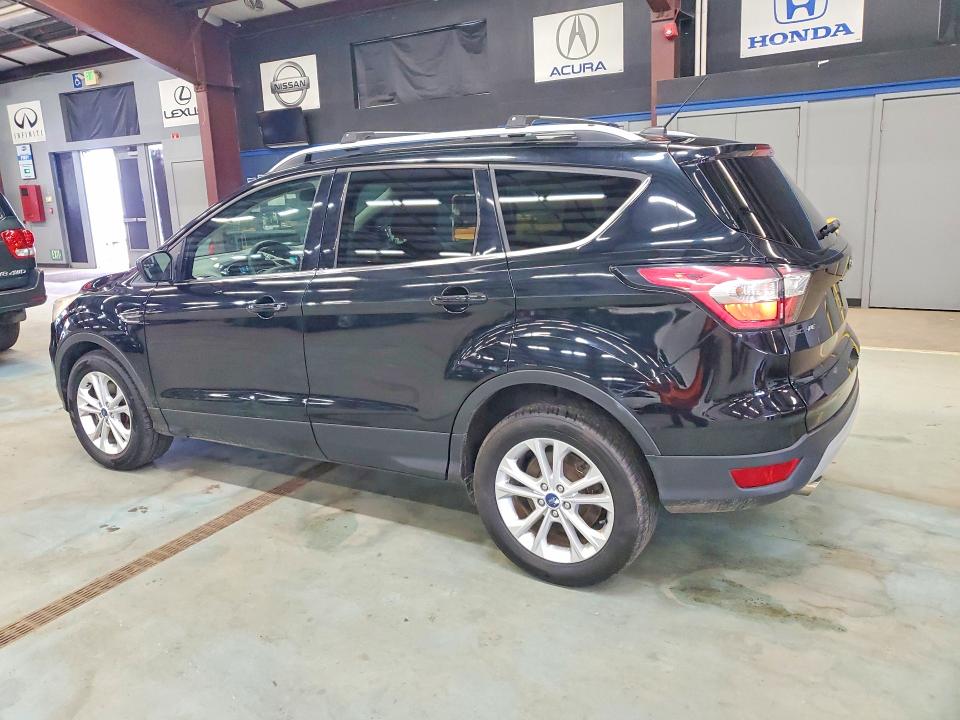 Photo 2 from auction – 2017 FORD ESCAPE with VIN 1FMCU9GD2HUF01017