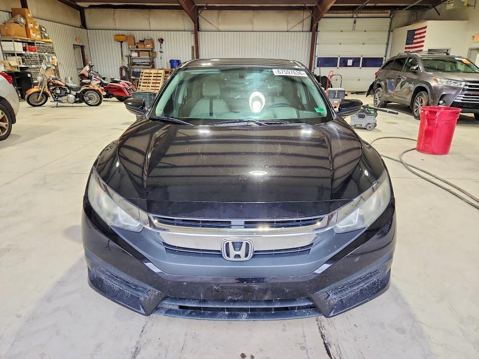 Снимка 5 от търг – 2016 HONDA CIVIC с VIN 19XFC2F51GE216263
