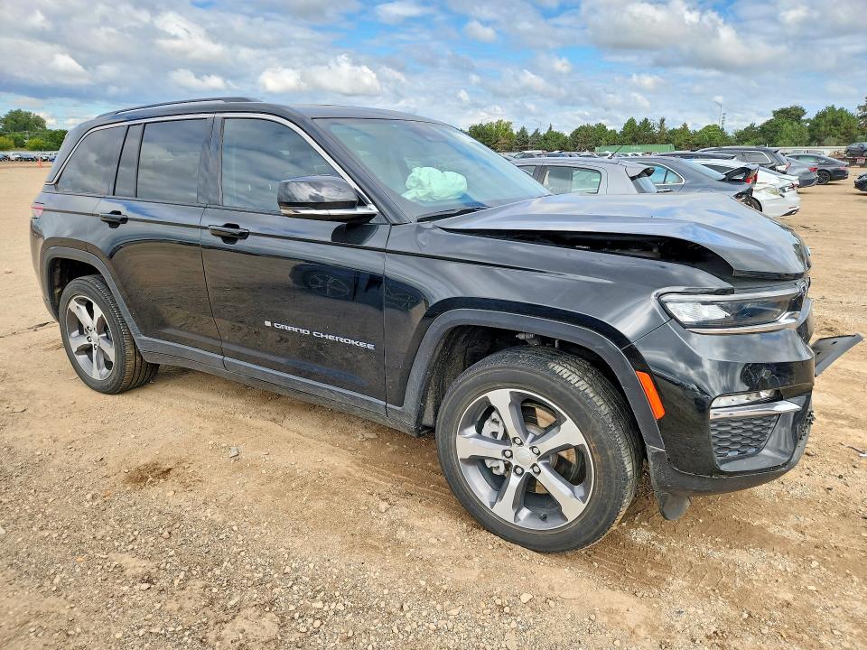Снимка 4 от търг – 2023 JEEP GRAND CHEROKEE с VIN 1C4RJYB65P8784840